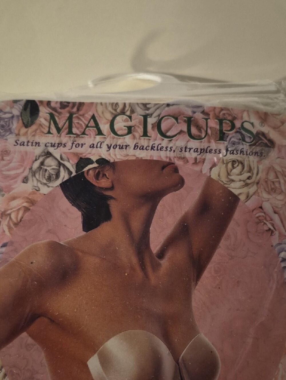 Magicups Satin Strapless Adhesive Bra Cups in Cream Size C - Picture 4 of 7